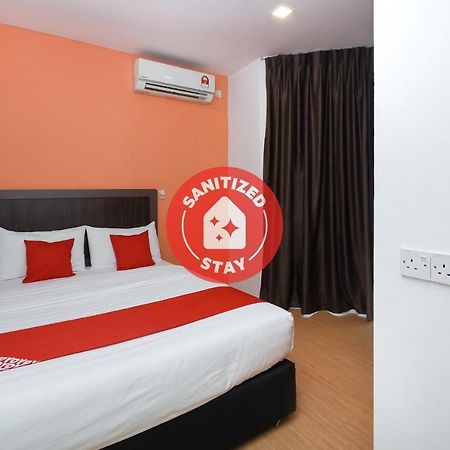 Oyo 1111 Harmony Stay Miri Exteriör bild