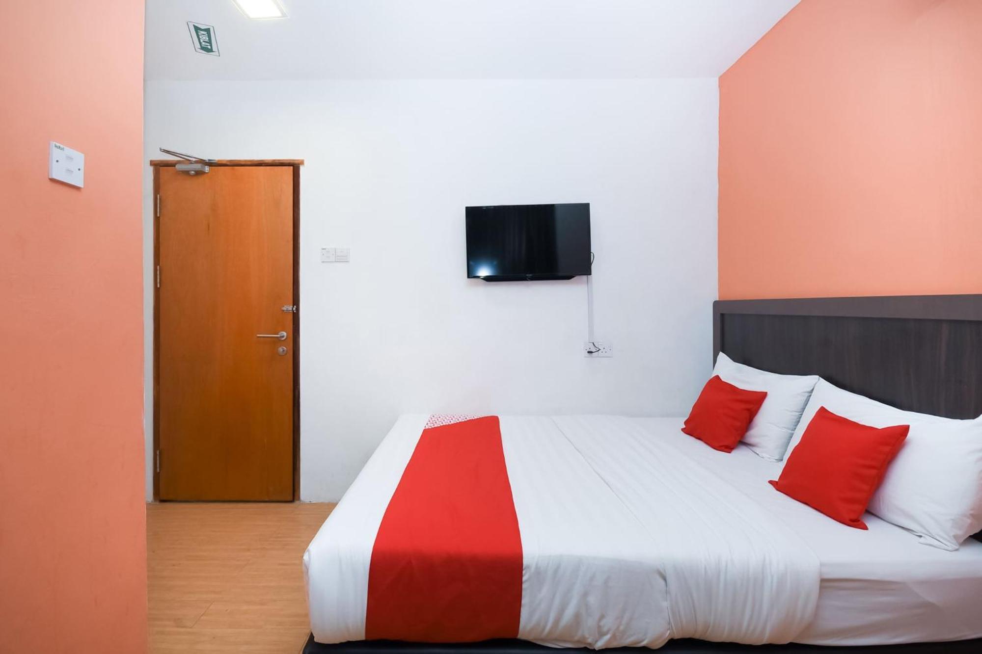 Oyo 1111 Harmony Stay Miri Exteriör bild