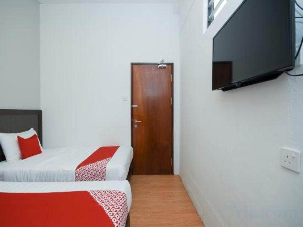 Oyo 1111 Harmony Stay Miri Exteriör bild