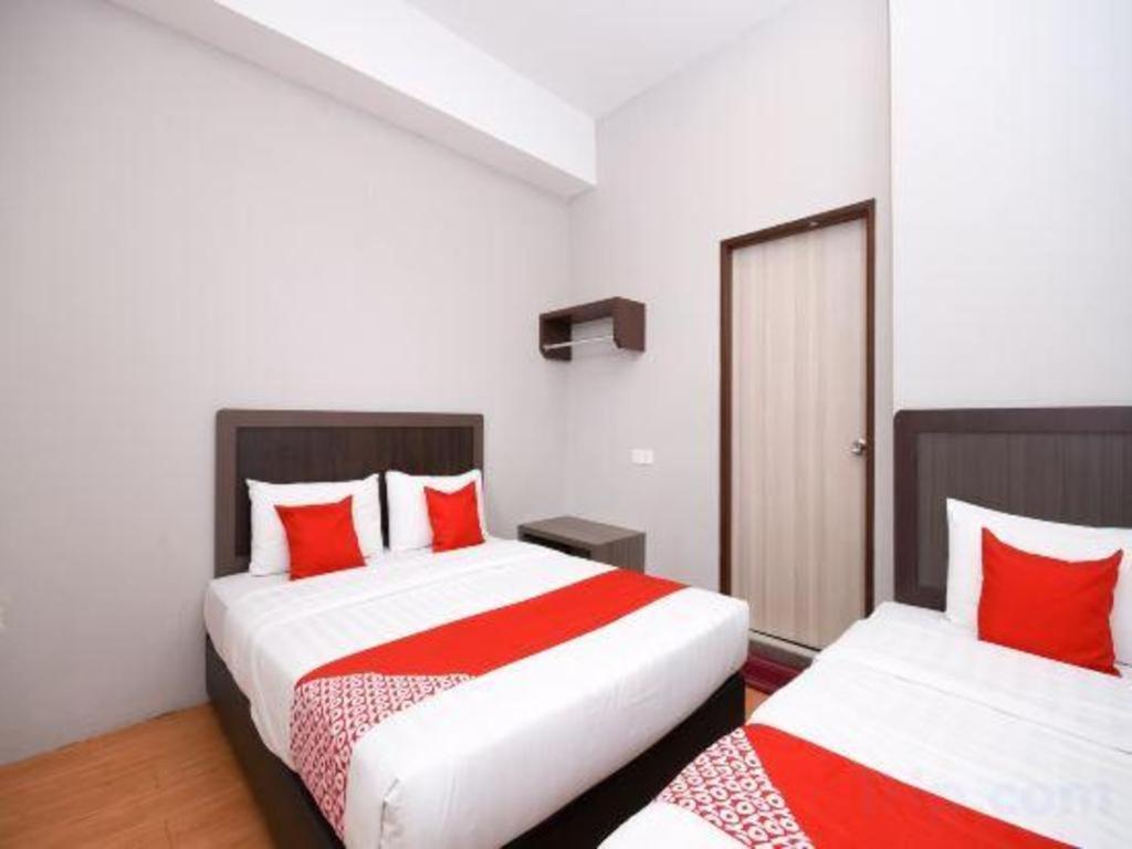 Oyo 1111 Harmony Stay Miri Exteriör bild