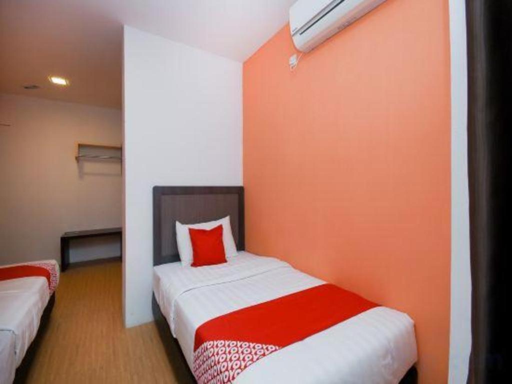 Oyo 1111 Harmony Stay Miri Exteriör bild
