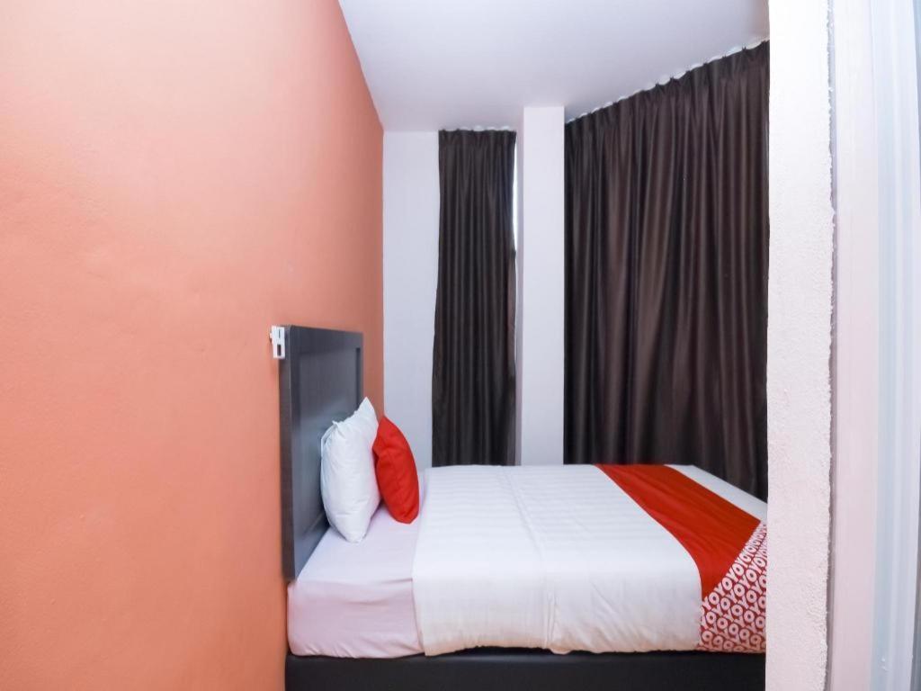 Oyo 1111 Harmony Stay Miri Exteriör bild