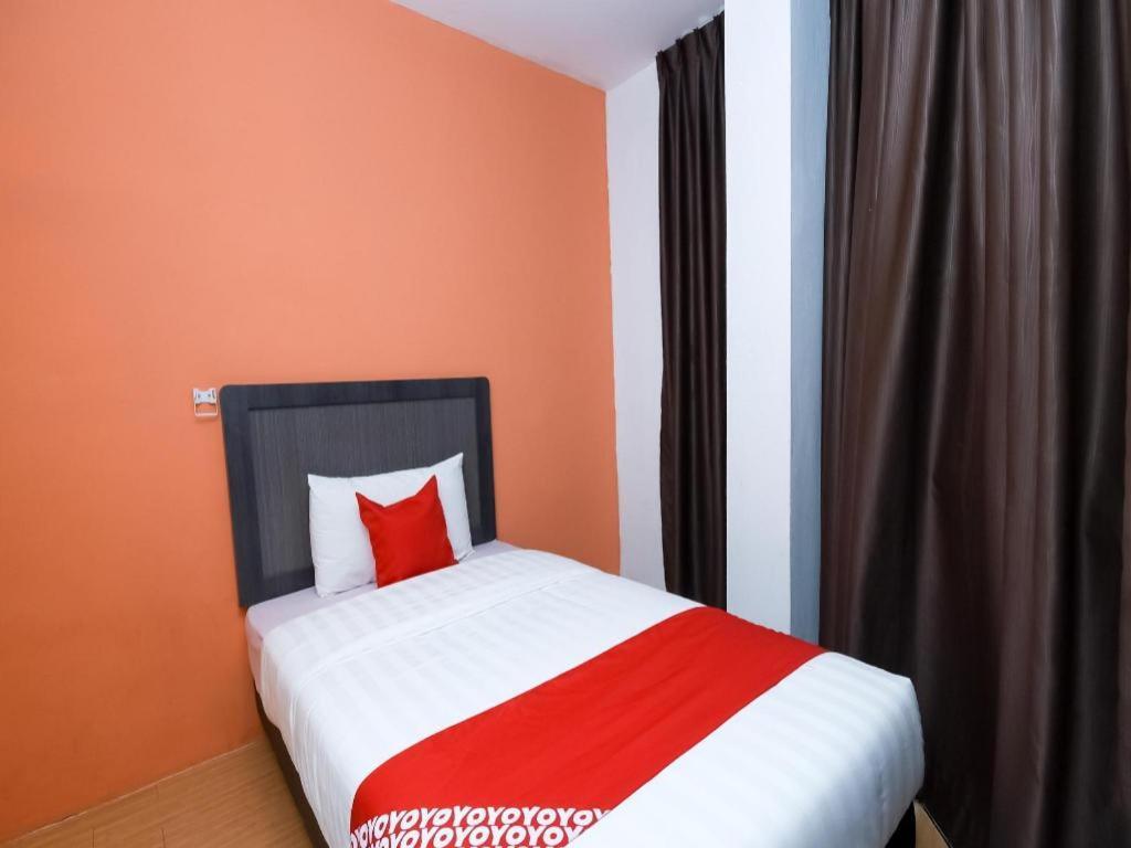 Oyo 1111 Harmony Stay Miri Exteriör bild
