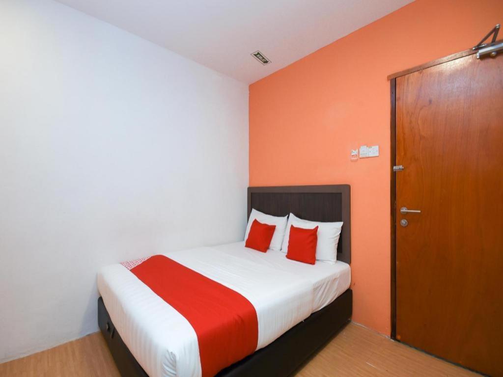 Oyo 1111 Harmony Stay Miri Exteriör bild