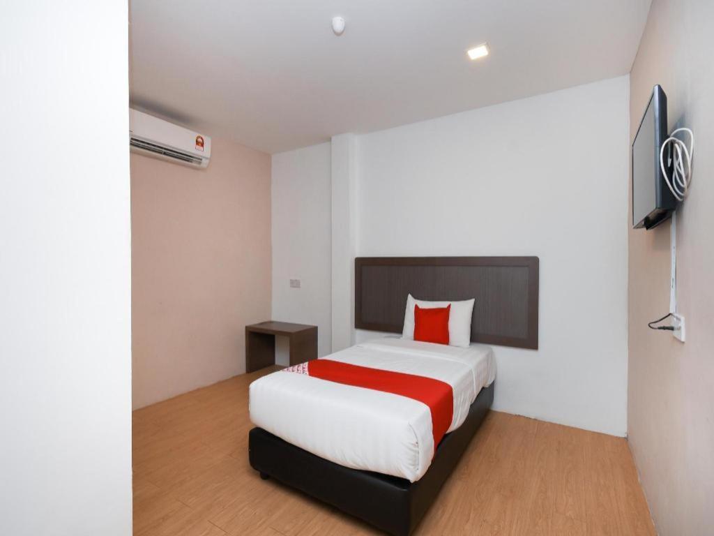 Oyo 1111 Harmony Stay Miri Exteriör bild