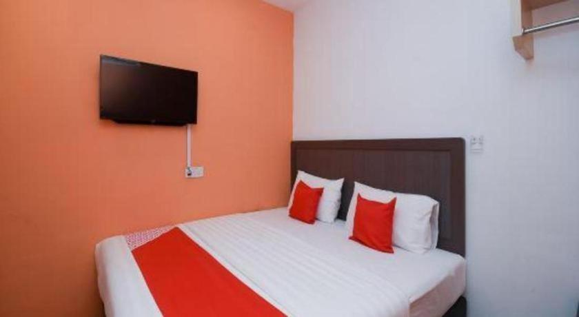 Oyo 1111 Harmony Stay Miri Exteriör bild