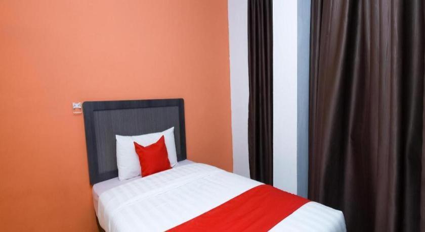 Oyo 1111 Harmony Stay Miri Exteriör bild