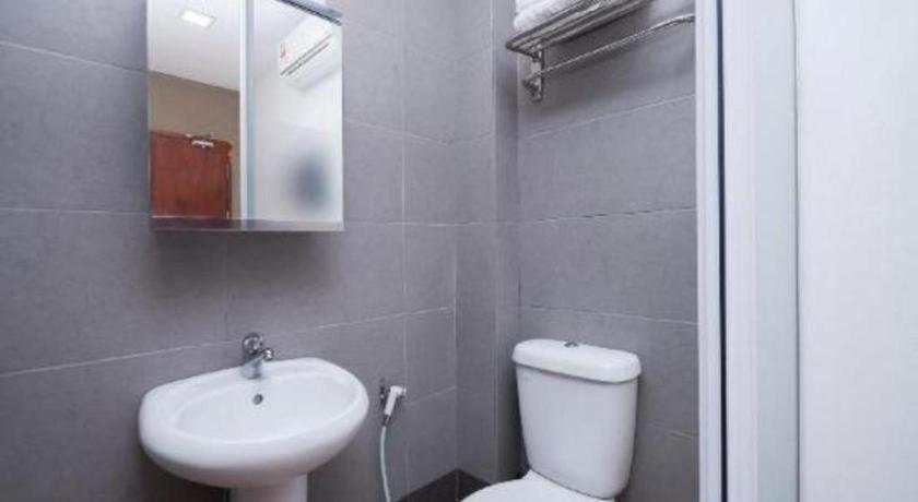 Oyo 1111 Harmony Stay Miri Exteriör bild
