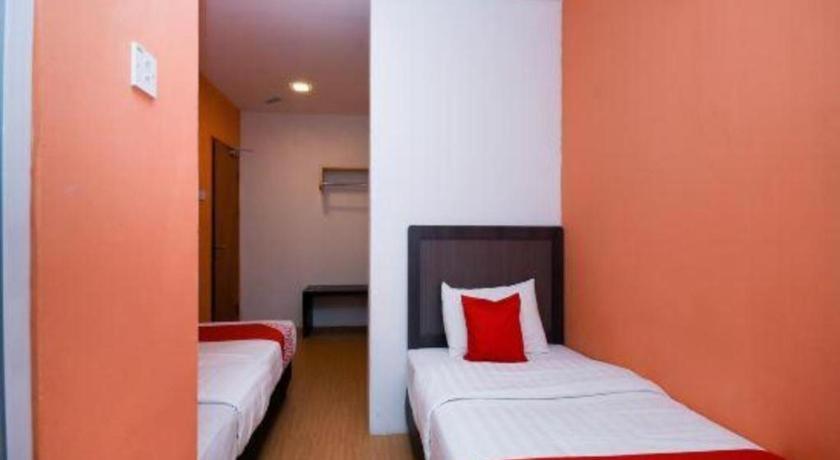 Oyo 1111 Harmony Stay Miri Exteriör bild