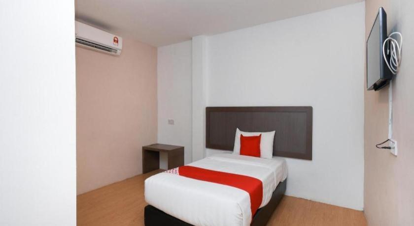 Oyo 1111 Harmony Stay Miri Exteriör bild