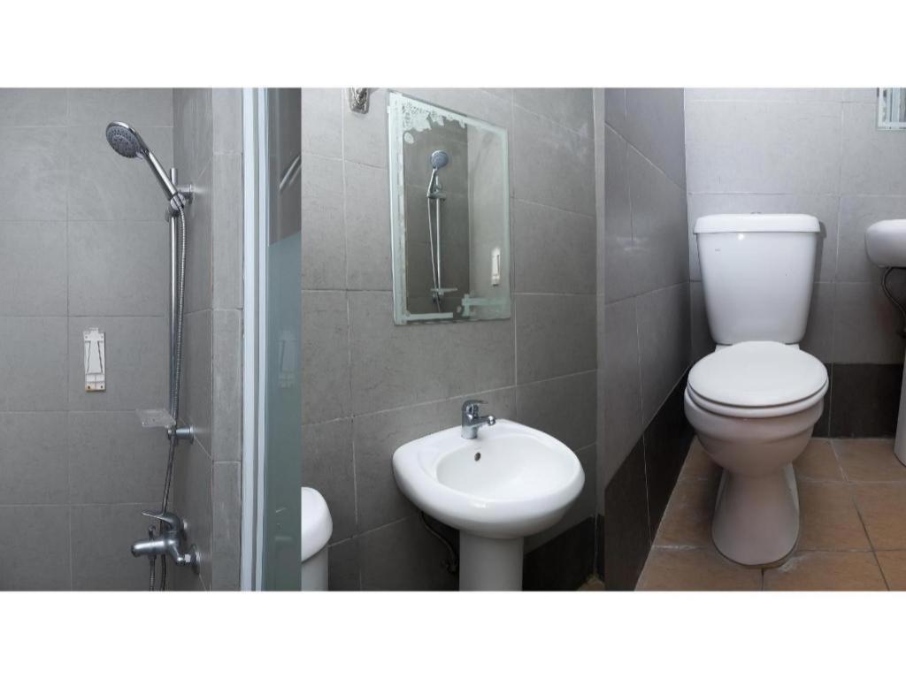 Oyo 1111 Harmony Stay Miri Exteriör bild