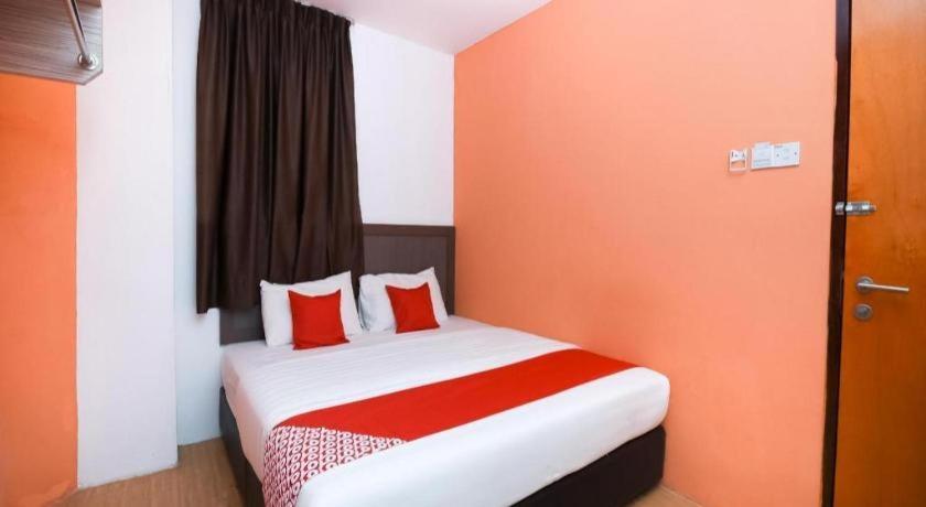 Oyo 1111 Harmony Stay Miri Exteriör bild
