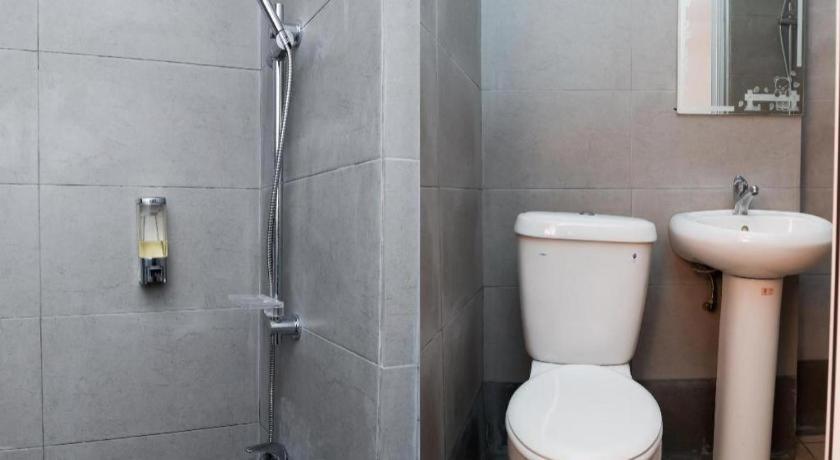 Oyo 1111 Harmony Stay Miri Exteriör bild