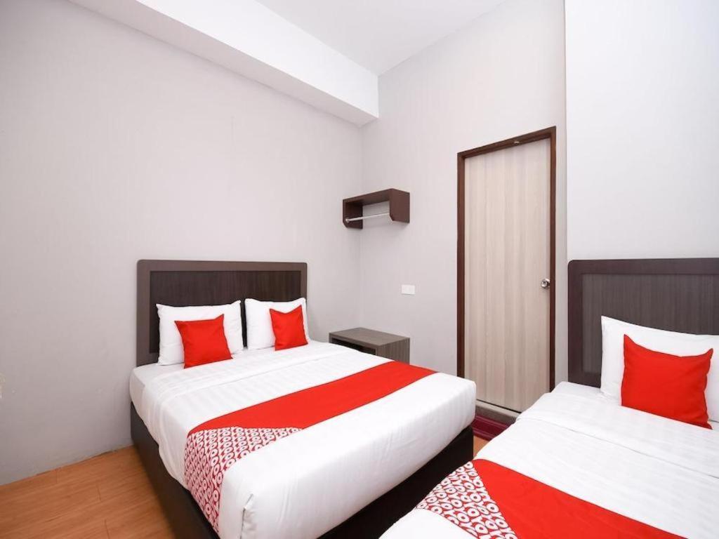 Oyo 1111 Harmony Stay Miri Exteriör bild