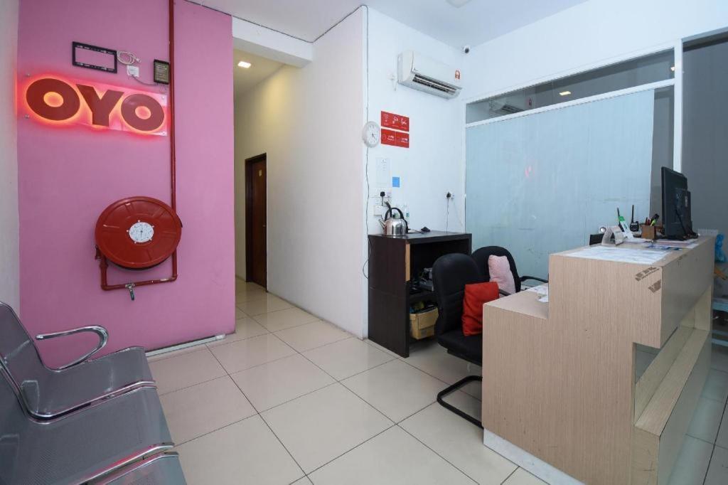 Oyo 1111 Harmony Stay Miri Exteriör bild